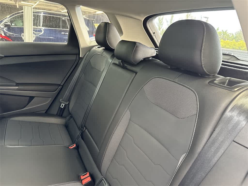 2026 Volkswagen Taos SE Black