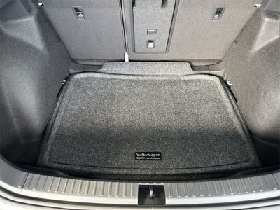 2026 Volkswagen Taos SE Black