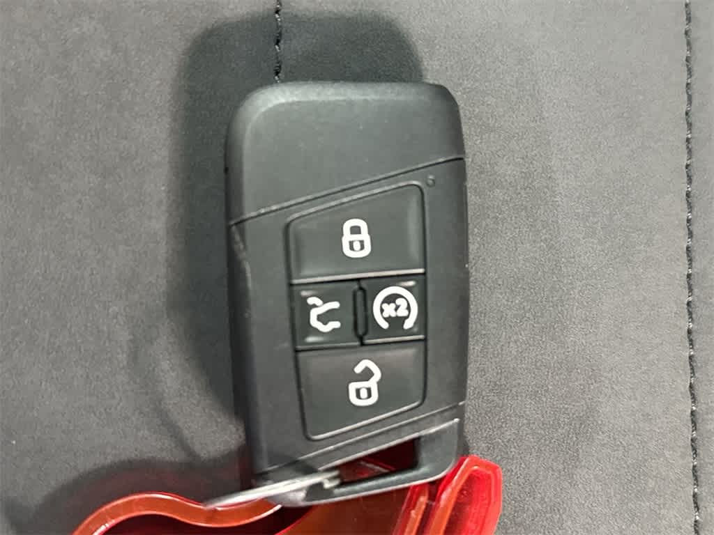 2026 Volkswagen Taos SE Black