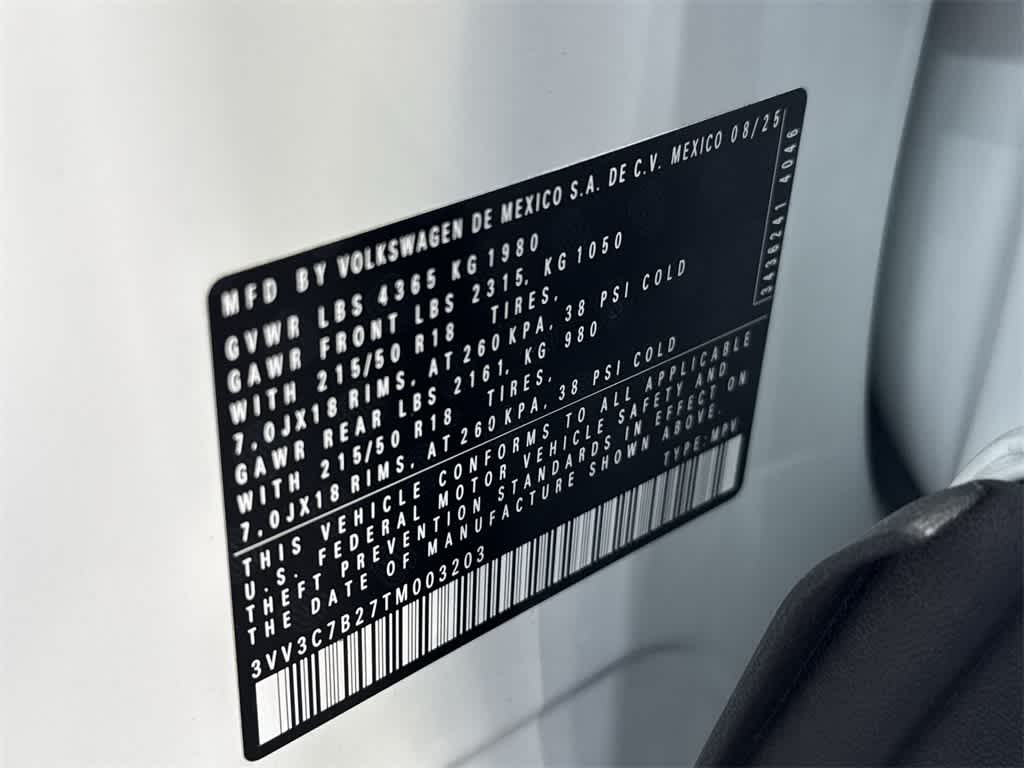 2026 Volkswagen Taos SE Black