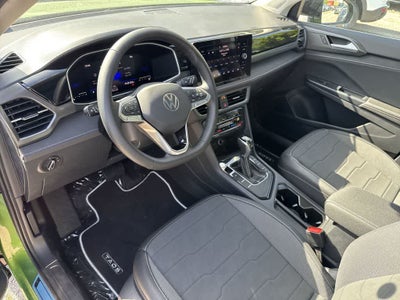 2026 Volkswagen Taos SE Black