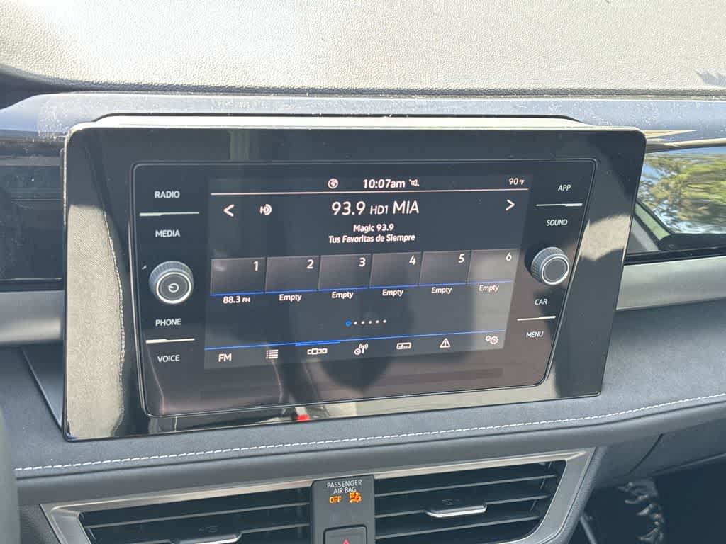 2026 Volkswagen Taos SE Black