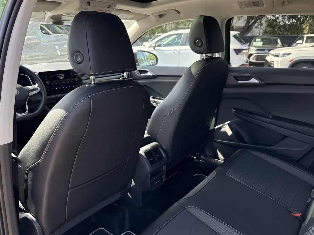 2026 Volkswagen Taos SE Black