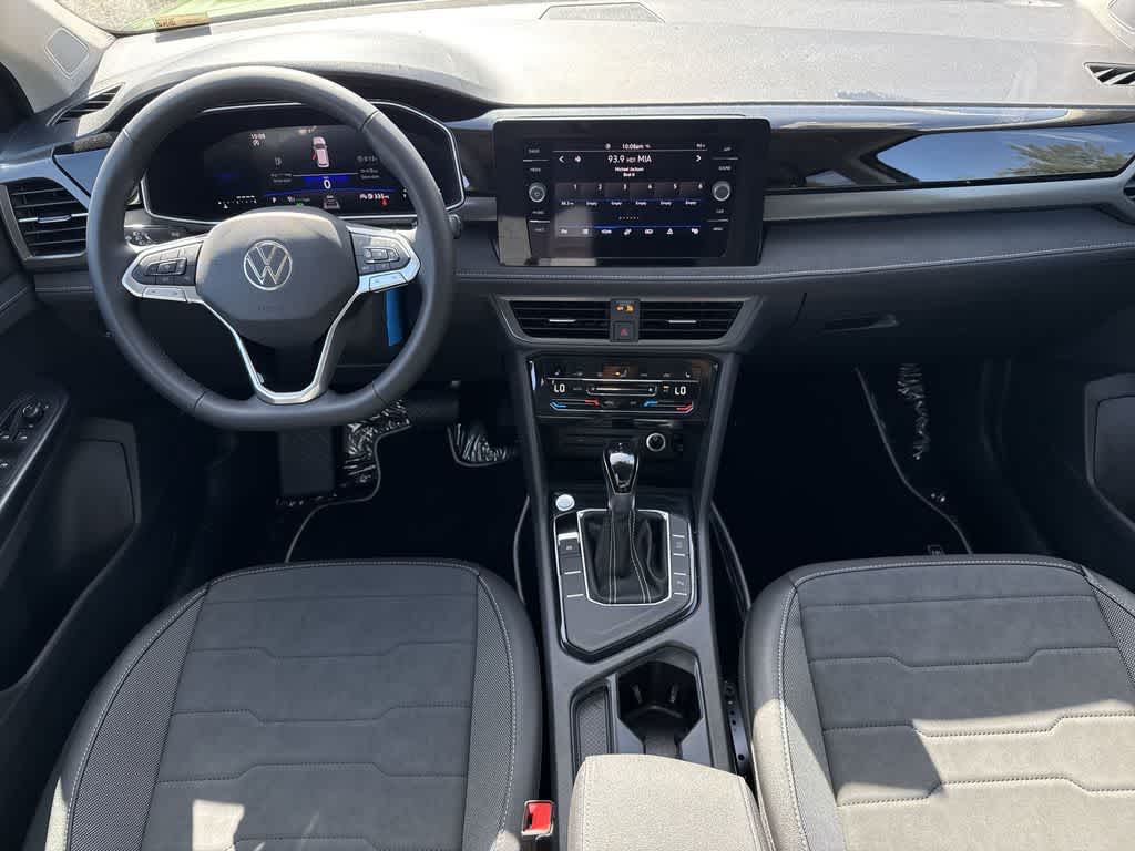 2026 Volkswagen Taos SE Black