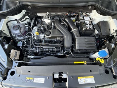 2026 Volkswagen Taos SE Black