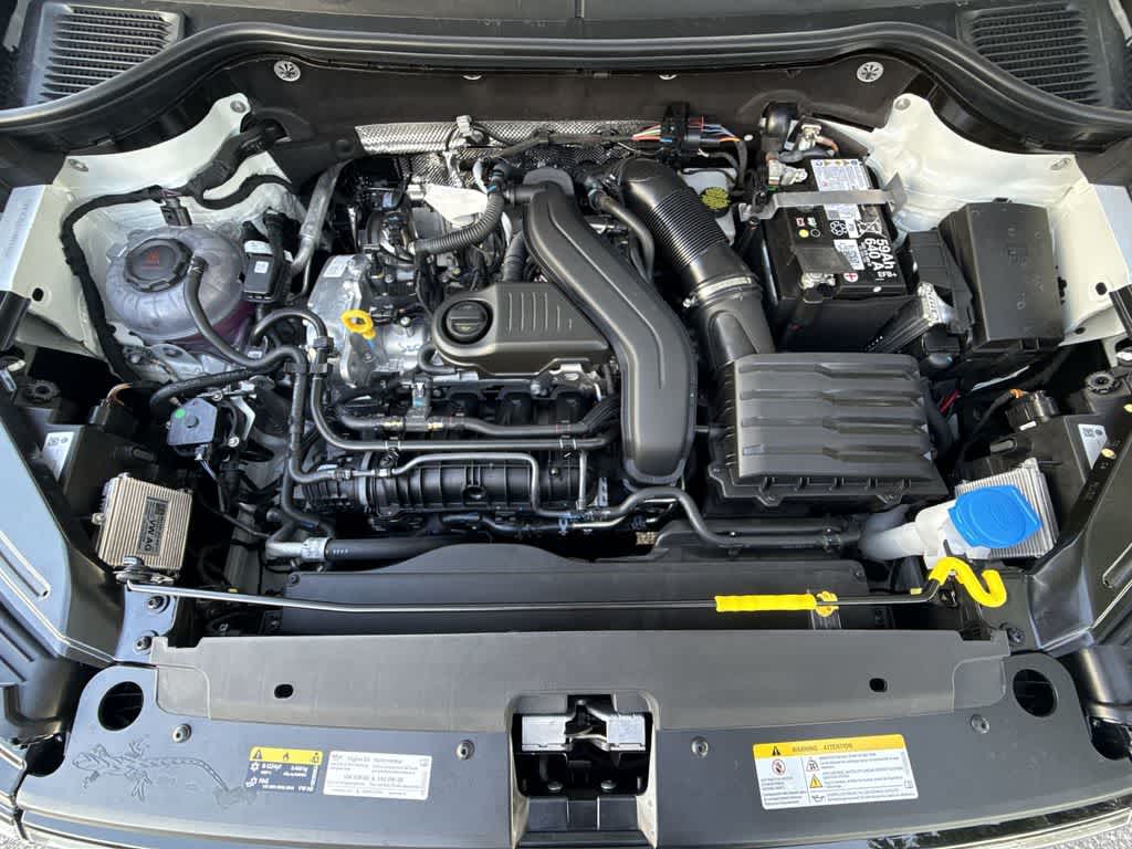 2026 Volkswagen Taos SE Black