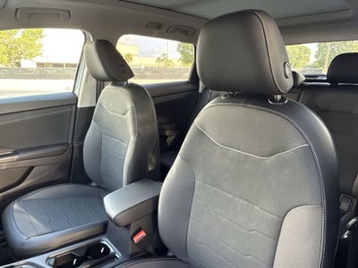 2026 Volkswagen Taos SE Black