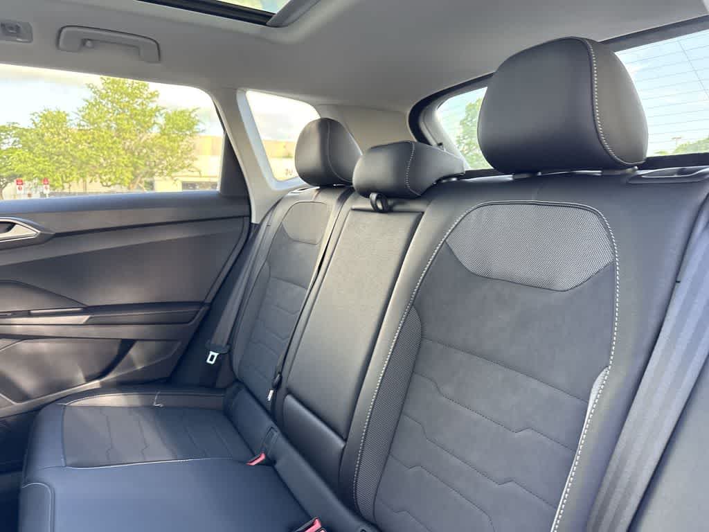2026 Volkswagen Taos SE Black