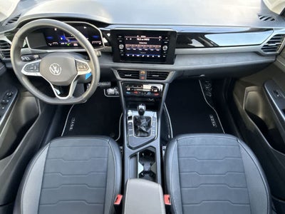 2026 Volkswagen Taos SE Black