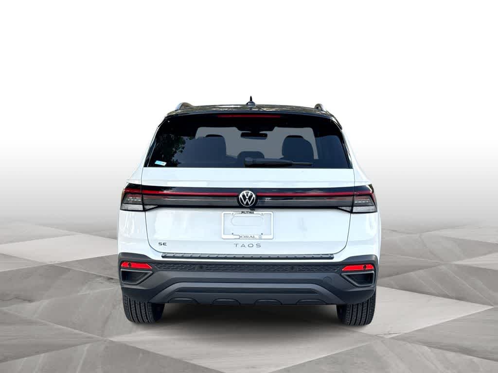 2026 Volkswagen Taos SE Black