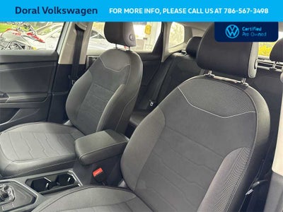 2025 Volkswagen Taos SE Black
