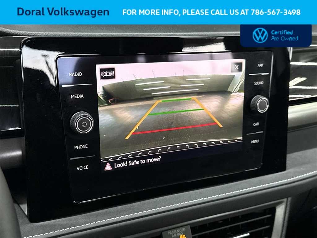 2025 Volkswagen Taos SE Black