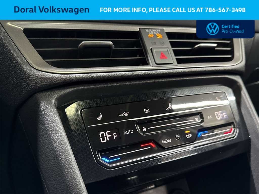 2025 Volkswagen Taos SE Black