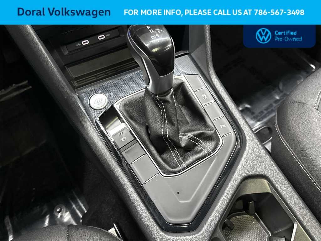 2025 Volkswagen Taos SE Black