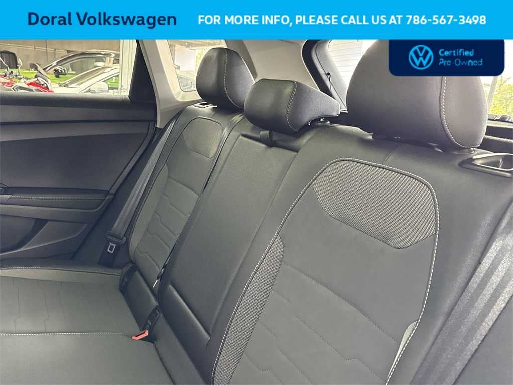 2025 Volkswagen Taos SE Black