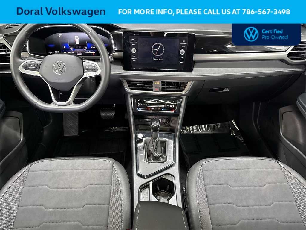 2025 Volkswagen Taos SE Black