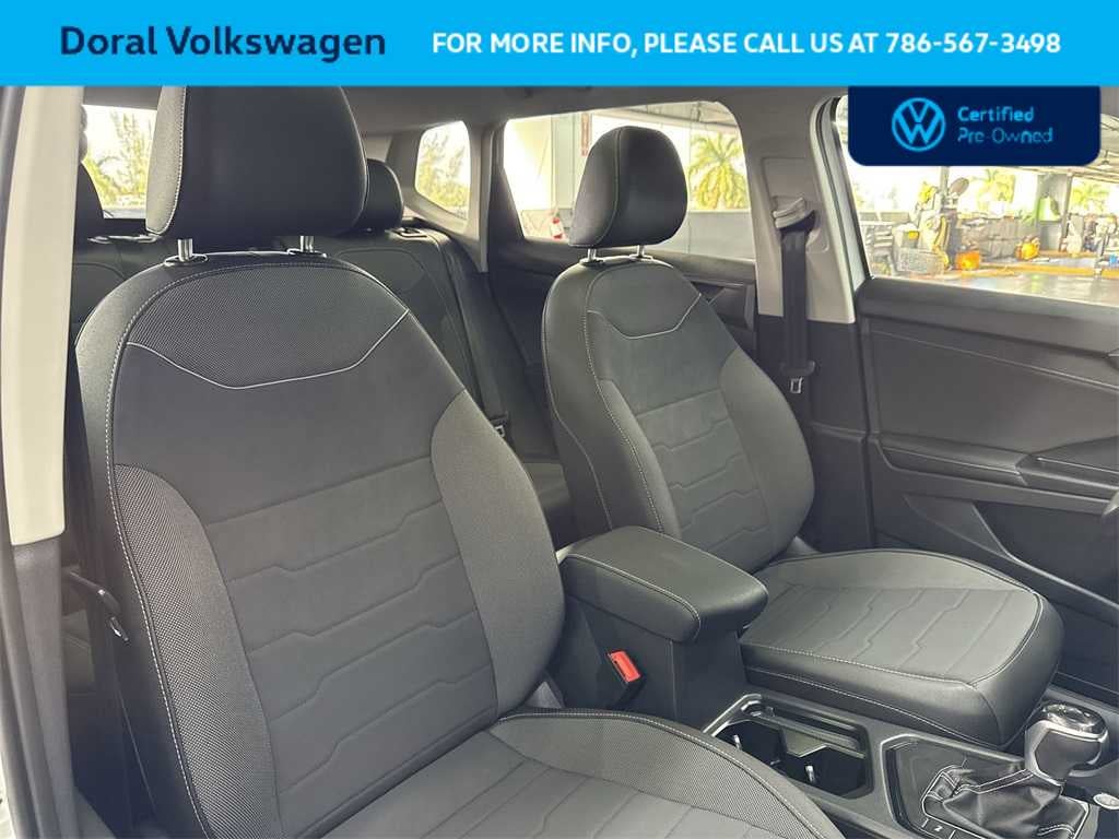 2025 Volkswagen Taos SE Black