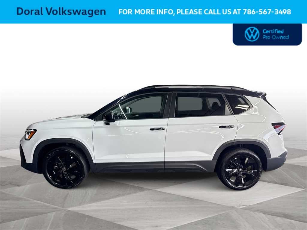 2025 Volkswagen Taos SE Black