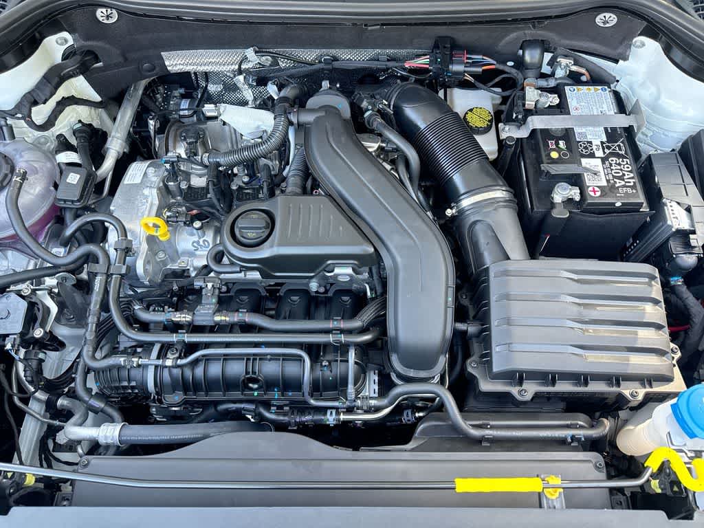 2026 Volkswagen Taos SE Black