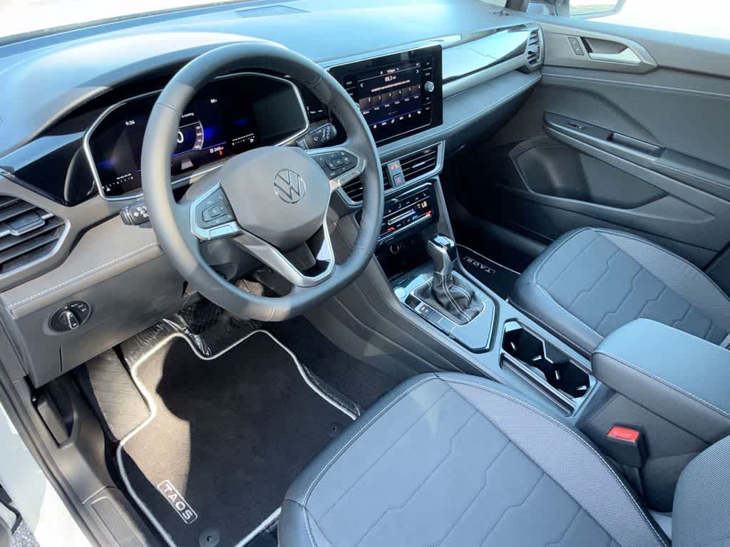 2026 Volkswagen Taos SE Black