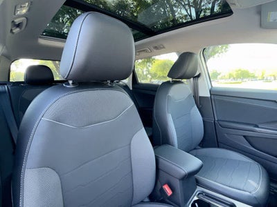 2026 Volkswagen Taos SE Black
