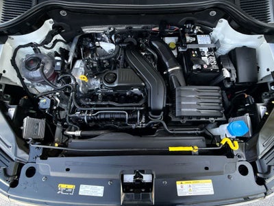 2026 Volkswagen Taos SE Black