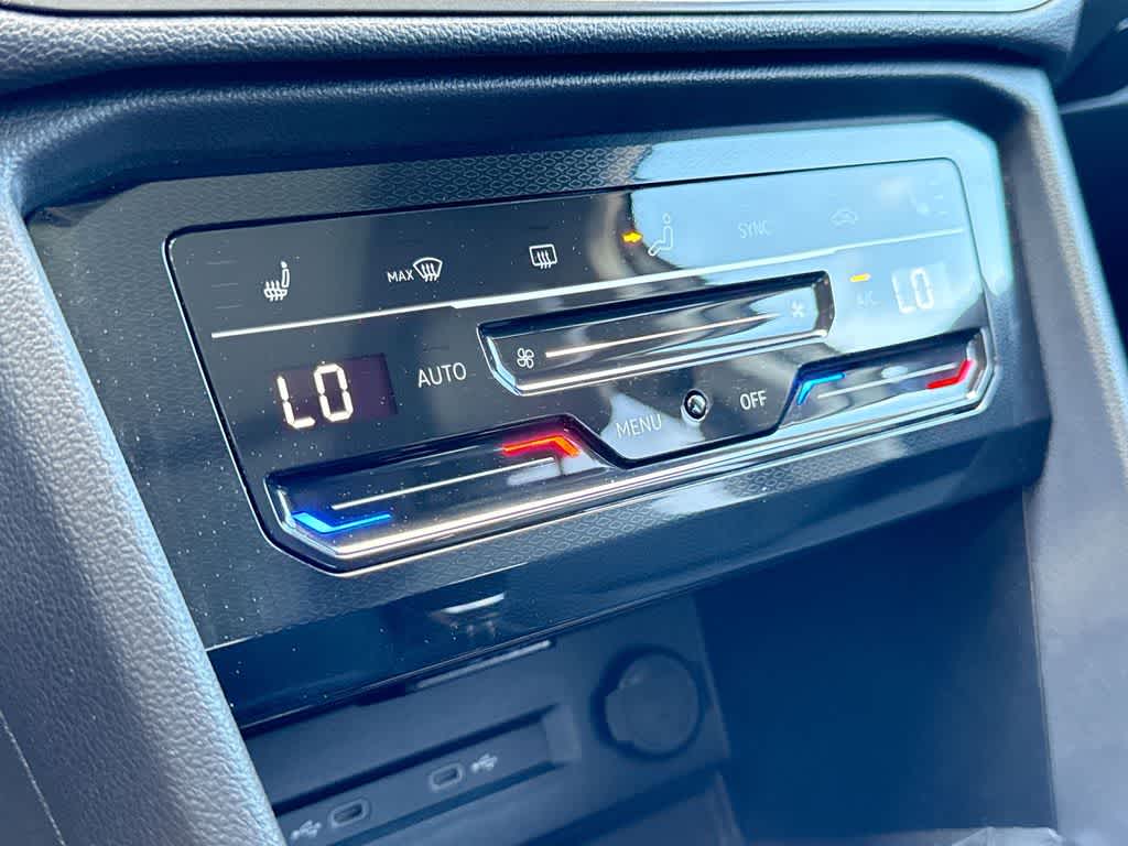 2026 Volkswagen Taos SE Black