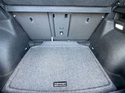 2026 Volkswagen Taos SE Black