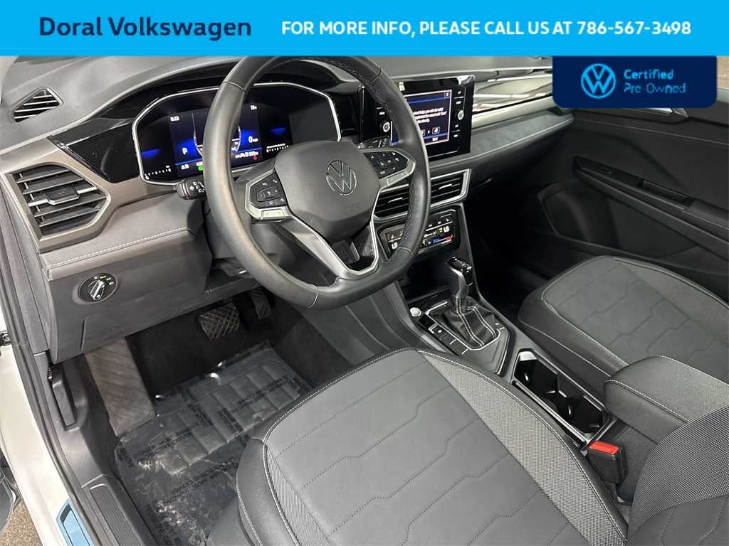 2025 Volkswagen Taos SE Black