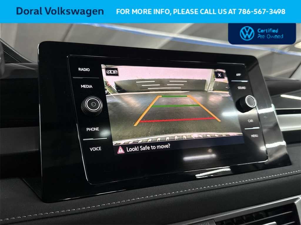 2025 Volkswagen Taos SE Black