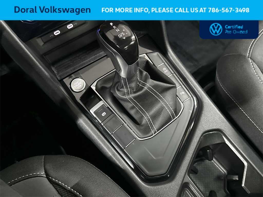 2025 Volkswagen Taos SE Black