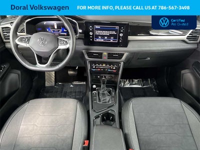 2025 Volkswagen Taos SE Black