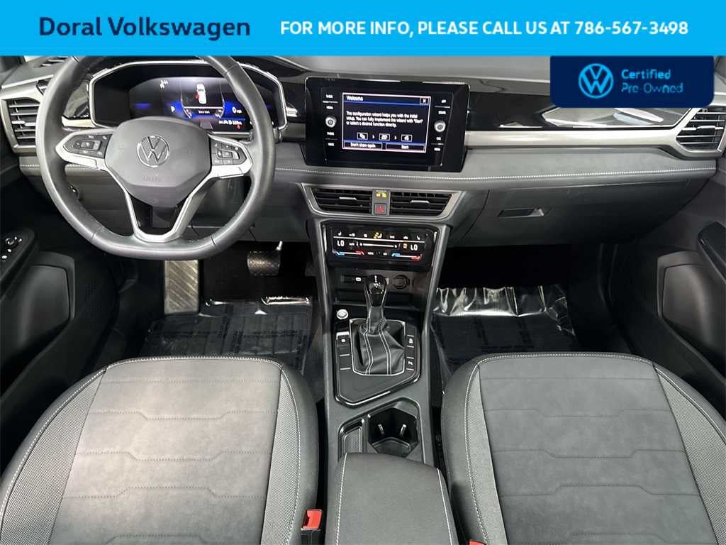 2025 Volkswagen Taos SE Black