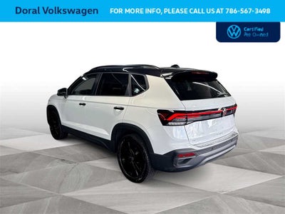 2025 Volkswagen Taos SE Black