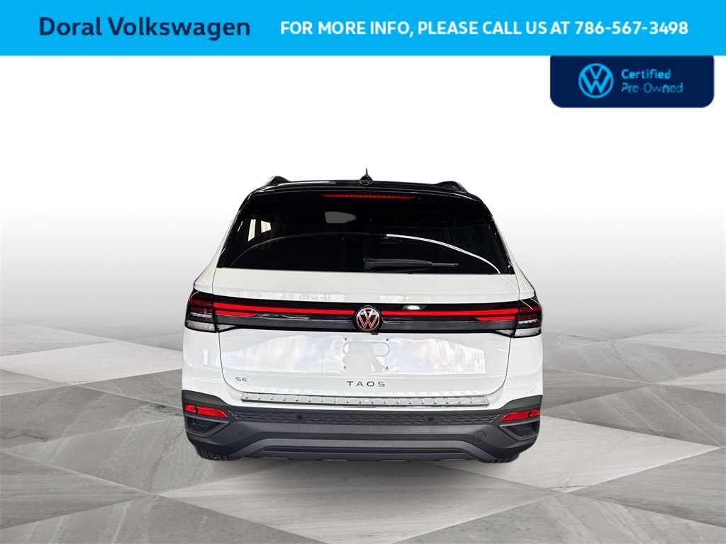 2025 Volkswagen Taos SE Black