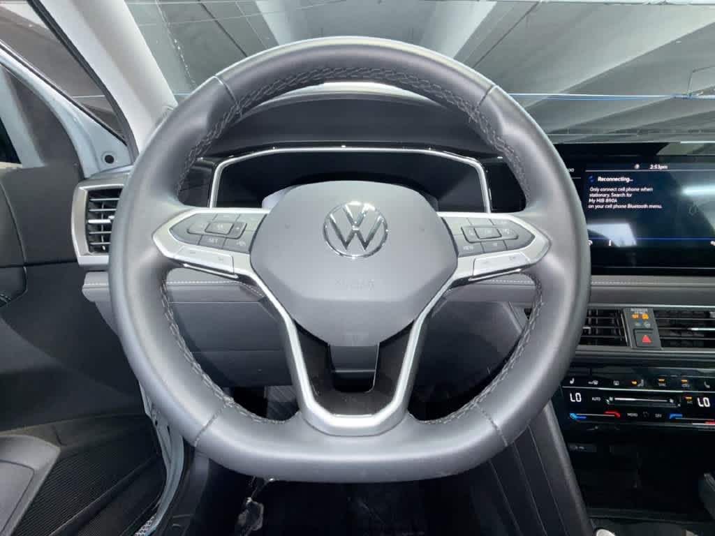 2026 Volkswagen Taos SE Black