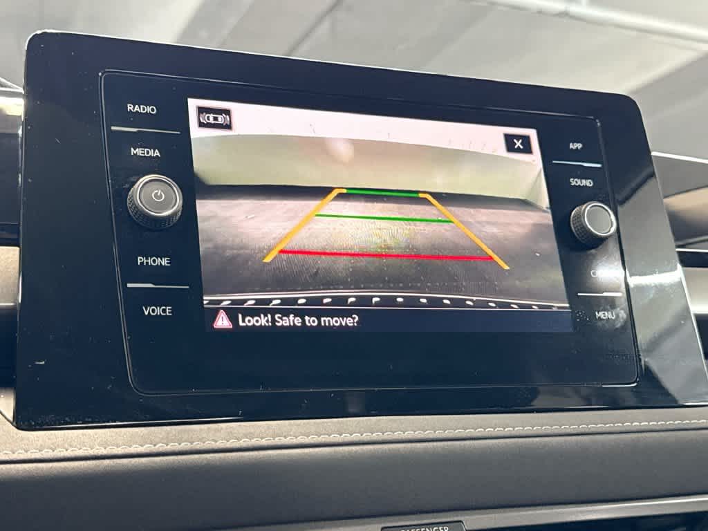 2026 Volkswagen Taos SE Black