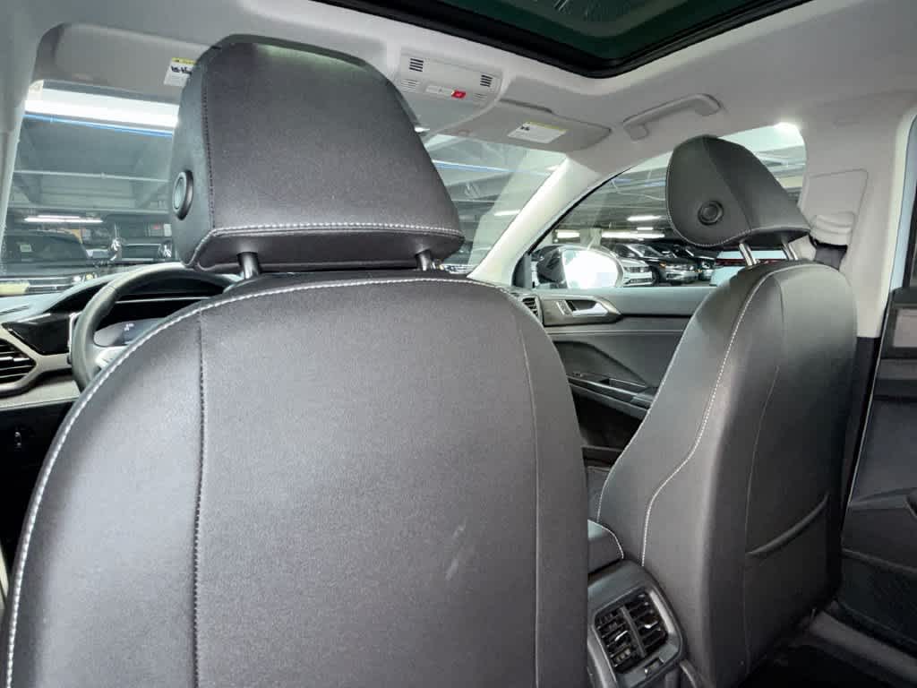 2026 Volkswagen Taos SE Black