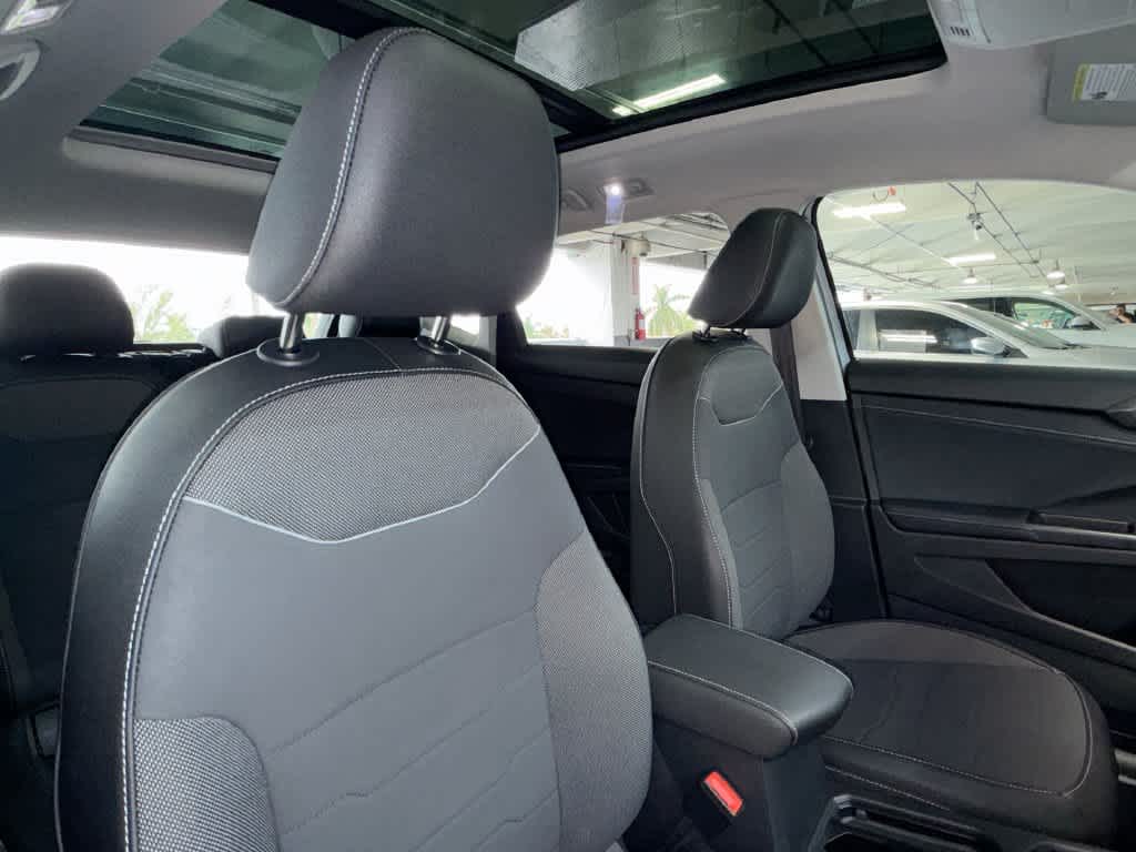 2026 Volkswagen Taos SE Black
