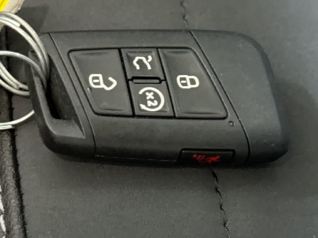 2026 Volkswagen Taos SE Black