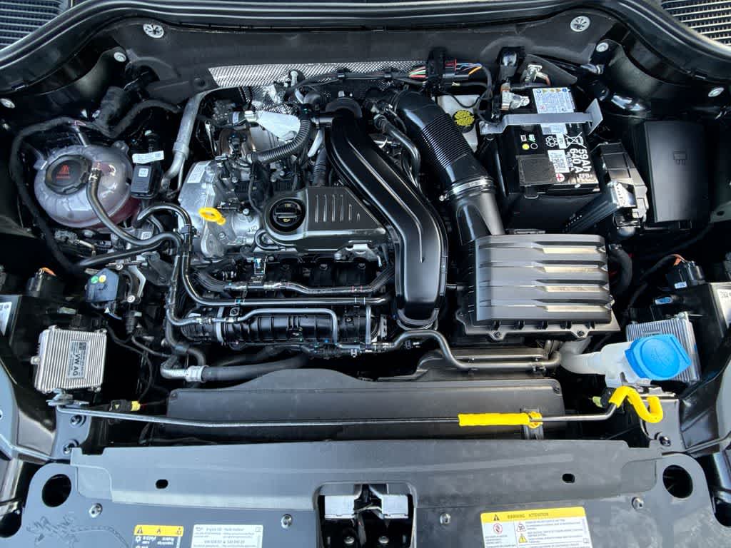 2026 Volkswagen Taos SE Black