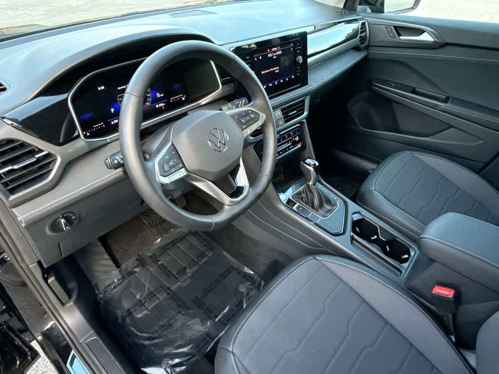 2026 Volkswagen Taos SE Black