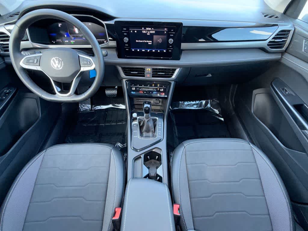 2026 Volkswagen Taos SE Black