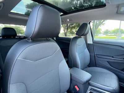 2026 Volkswagen Taos SE Black