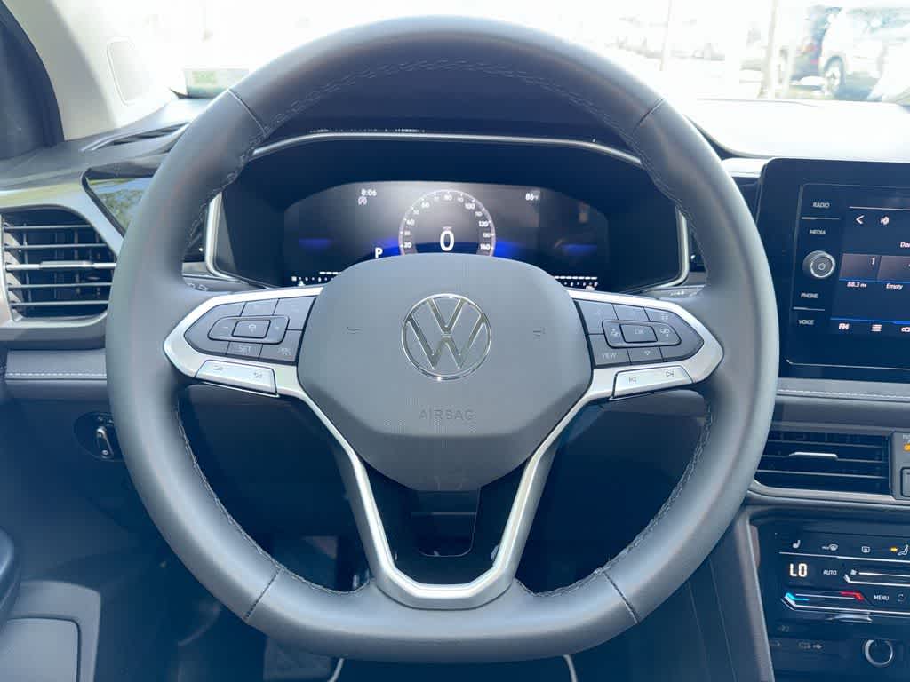 2026 Volkswagen Taos SE Black