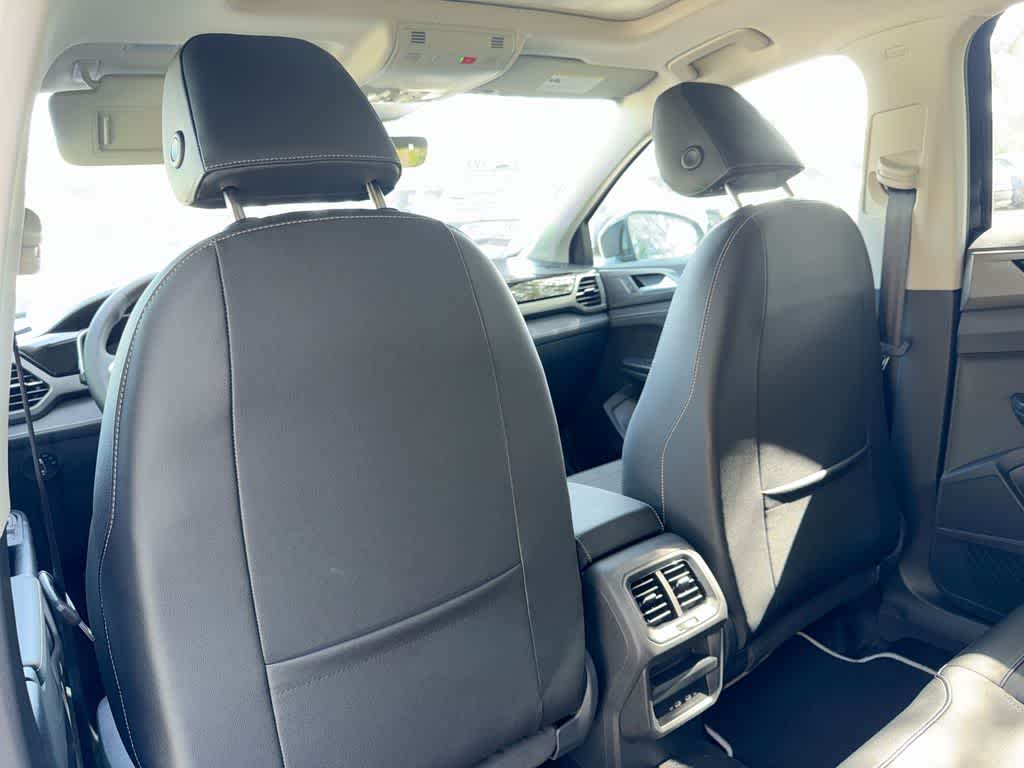 2026 Volkswagen Taos SE Black