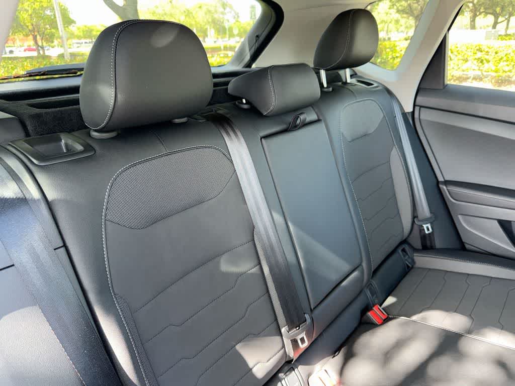 2026 Volkswagen Taos SE Black