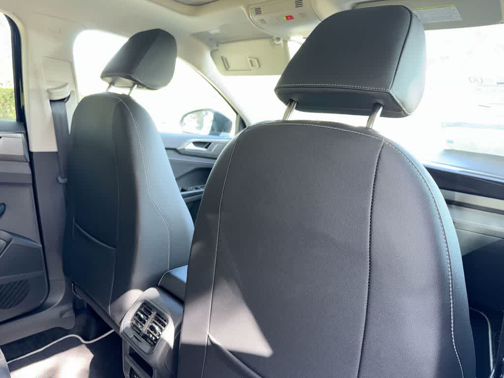 2026 Volkswagen Taos SE Black