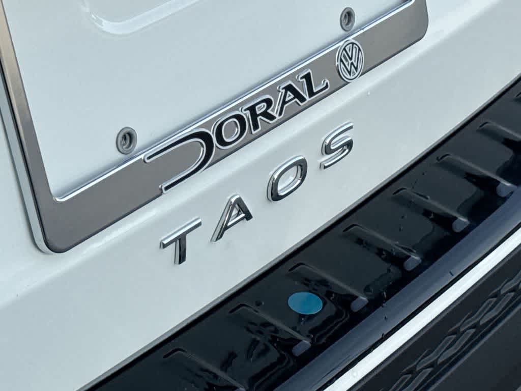 2026 Volkswagen Taos SE Black