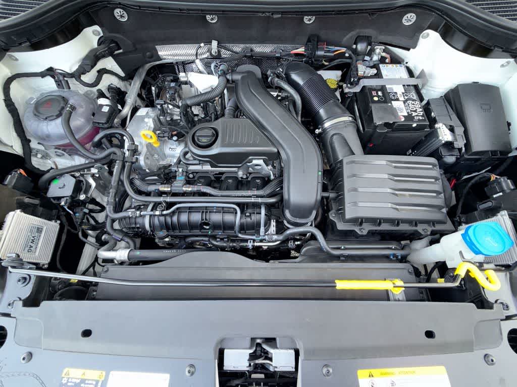 2026 Volkswagen Taos SE Black
